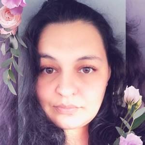 Meet your Posher, Adella